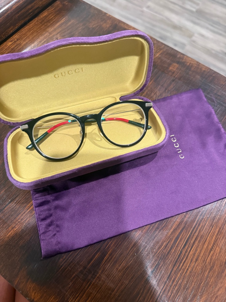 Gucci Round Black Frame Glasses With Signature Green-Red Temple Detail